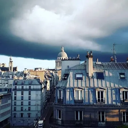 Nid Coquet Calme Clair Vue Pantheon * Paris